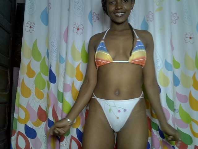 VALLYRAZ live cam on BongaCams