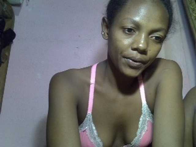 VALLYRAZ live cam on BongaCams