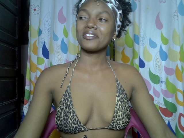 VALLYRAZ live cam on BongaCams