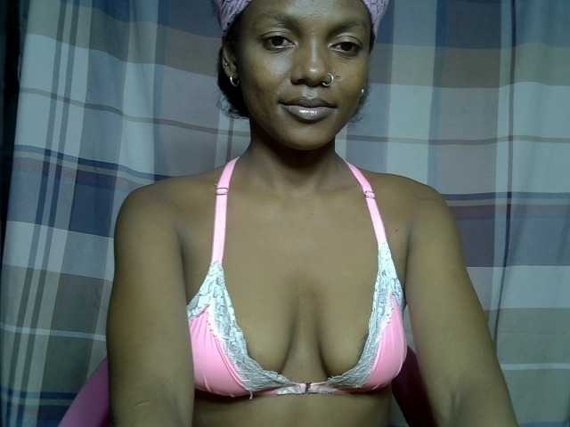 VALLYRAZ live cam on BongaCams