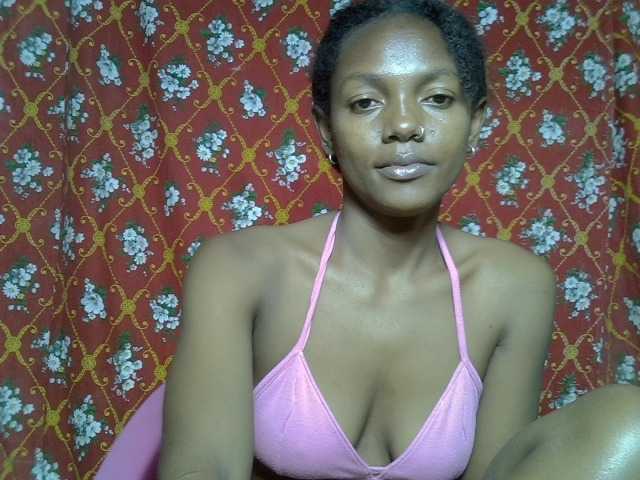 VALLYRAZ live cam on BongaCams