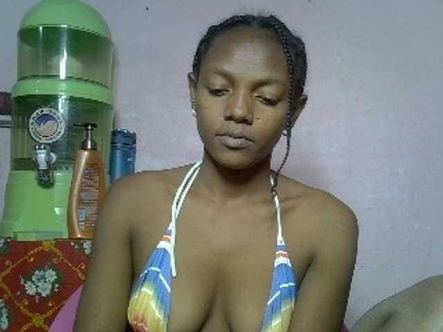 VALLYRAZ live cam on BongaCams