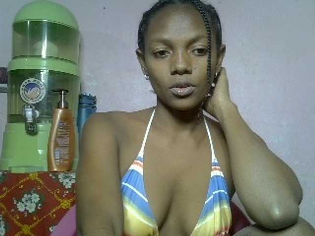 VALLYRAZ live cam on BongaCams