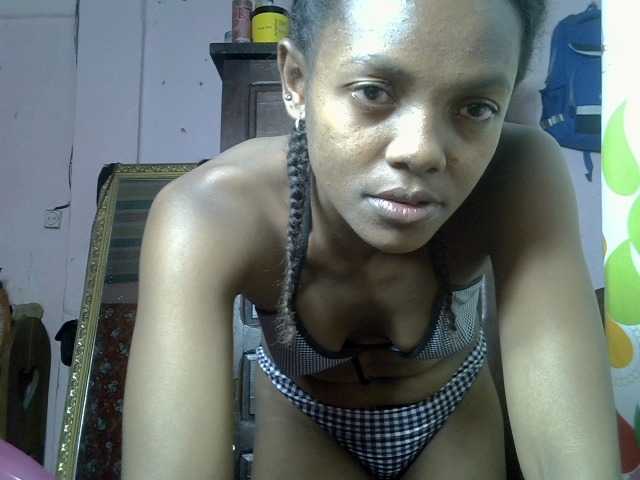 VALLYRAZ live webcam show