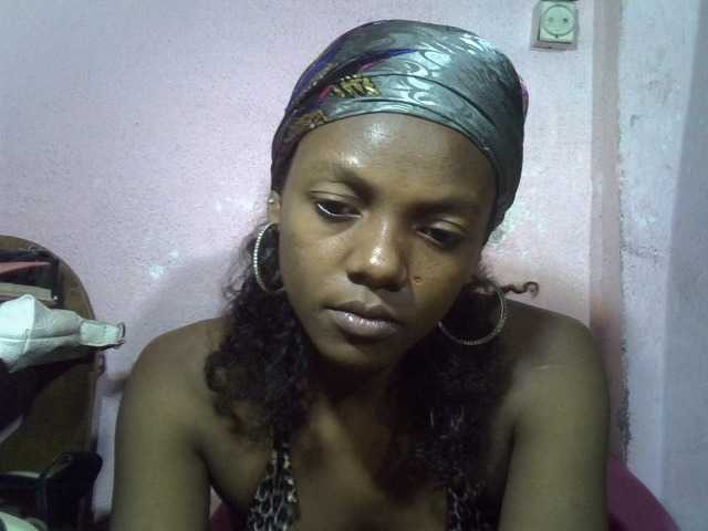 VALLYRAZ live cam on BongaCams