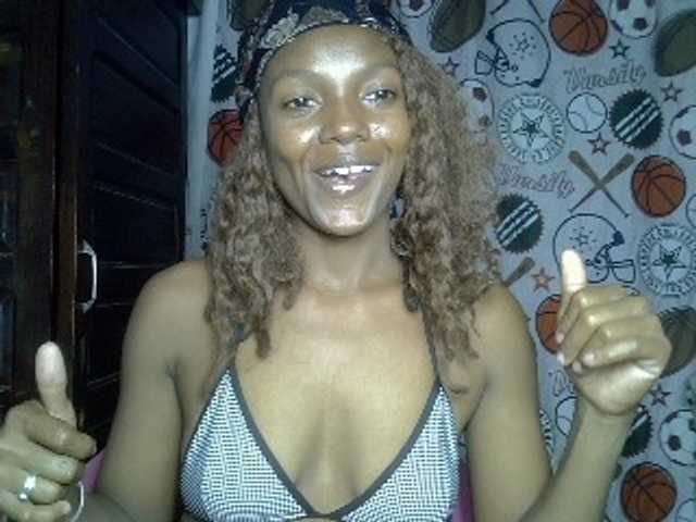 VALLYRAZ live cam on BongaCams