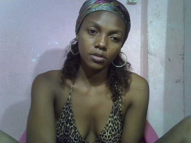 VALLYRAZ live cam on BongaCams