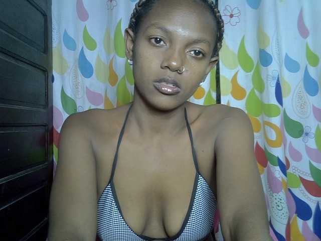 VALLYRAZ live cam on BongaCams