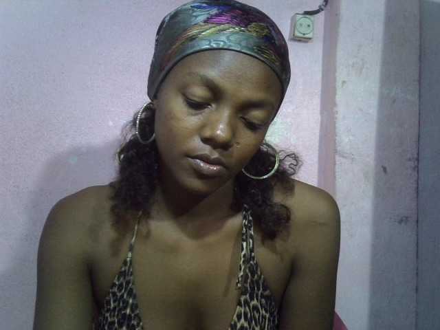 VALLYRAZ live cam on BongaCams