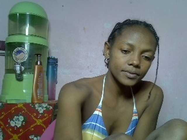 VALLYRAZ live cam on BongaCams