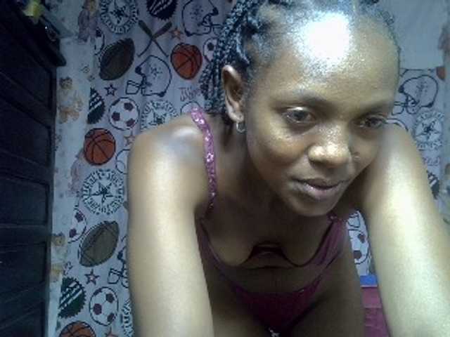 VALLYRAZ live cam on BongaCams