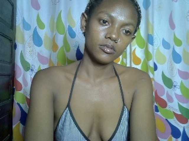 VALLYRAZ live cam on BongaCams