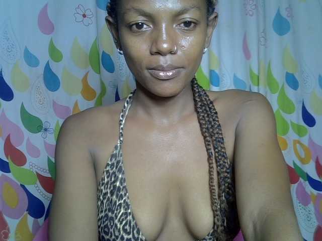 VALLYRAZ live cam on BongaCams