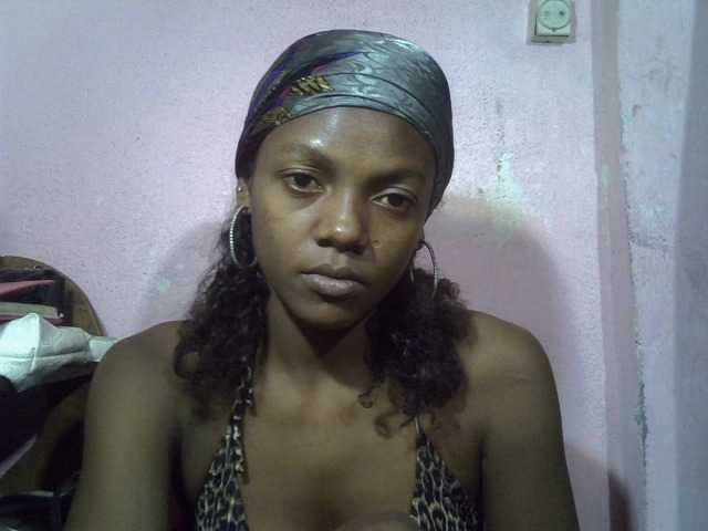 VALLYRAZ live cam on BongaCams