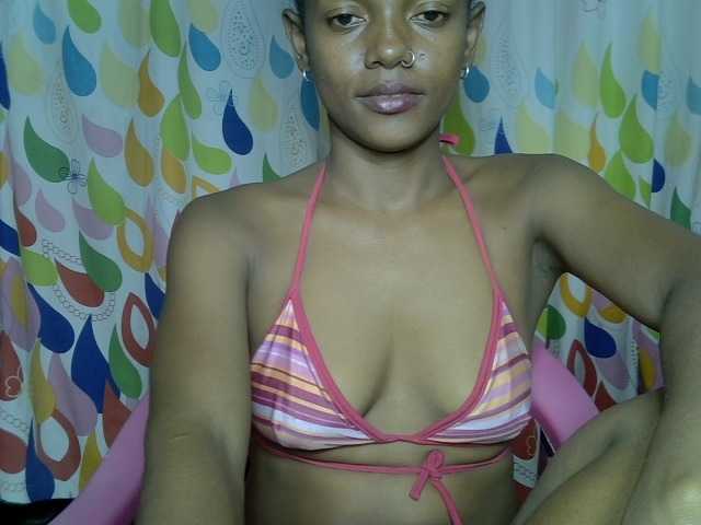 VALLYRAZ live cam on BongaCams