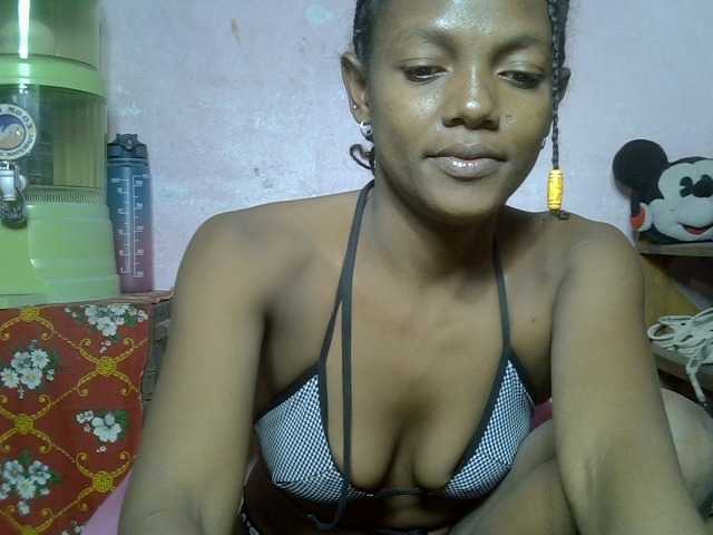 VALLYRAZ live cam on BongaCams