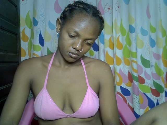 VALLYRAZ live cam on BongaCams