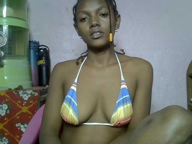 VALLYRAZ live cam on BongaCams