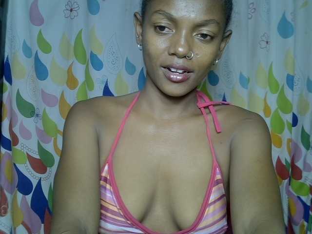 VALLYRAZ live cam on BongaCams