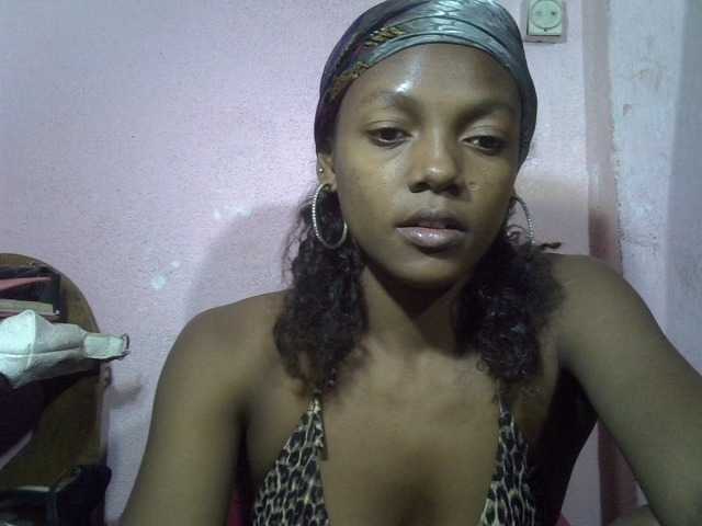 VALLYRAZ live cam on BongaCams