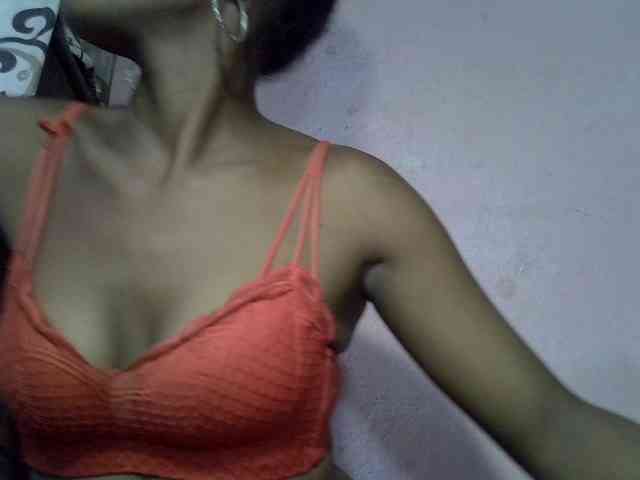 VALLYRAZ Live Webcam on BongaCams