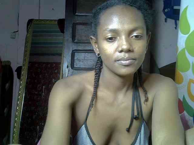 VALLYRAZ Live Webcam on BongaCams