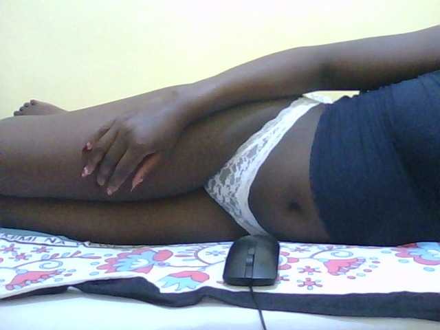 Cute-vee live cam on BongaCams
