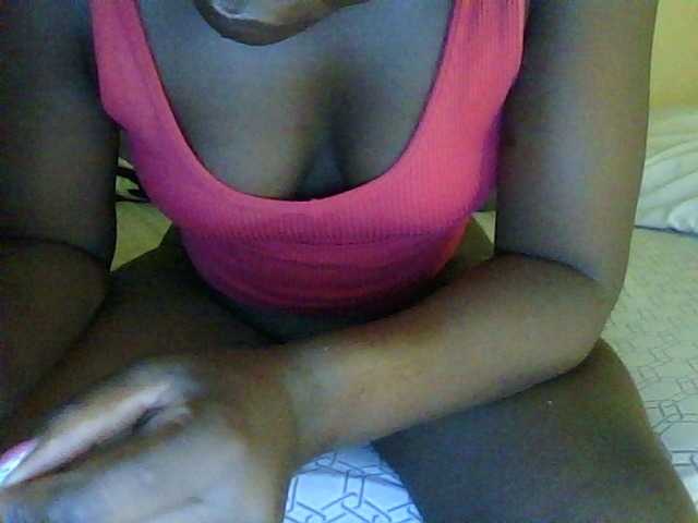 Cute-vee live cam on BongaCams