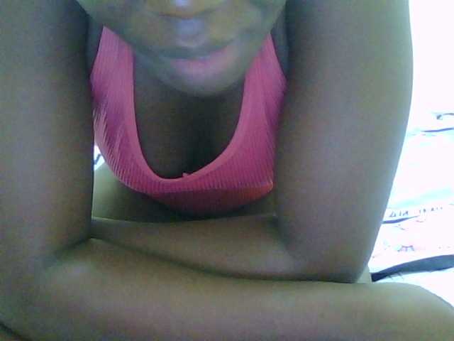 Cute-vee live cam on BongaCams