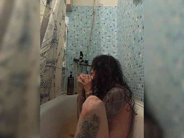 Model: sexygiboy