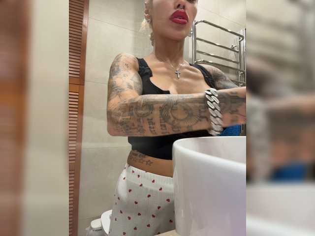 MiamiMur live cam on BongaCams