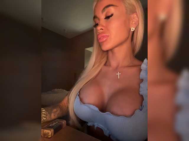MiamiMur live cam on BongaCams