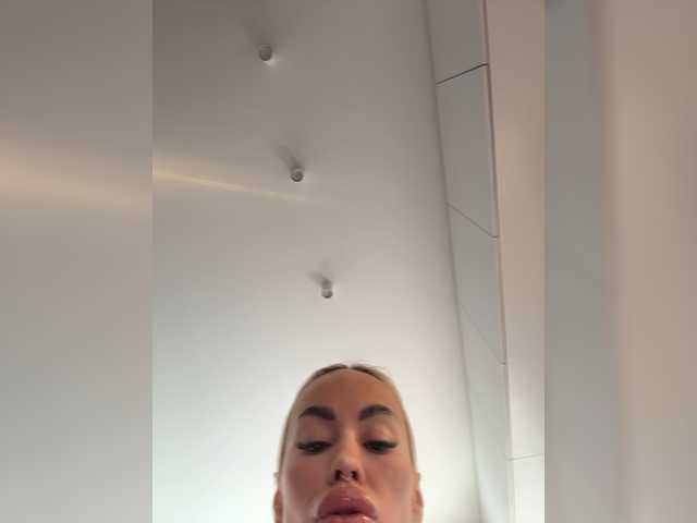 MiamiMur live cam on BongaCams