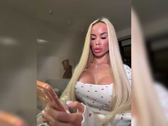 MiamiMur, live now on BongaCams
