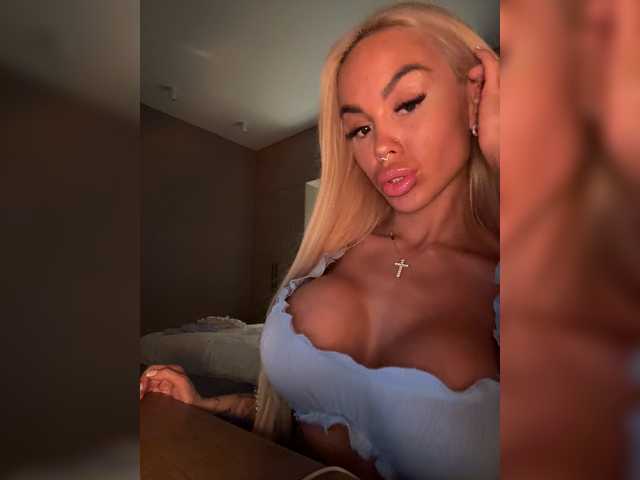 MiamiMur live cam on BongaCams
