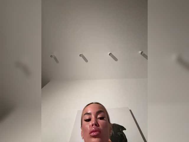 MiamiMur live cam on BongaCams