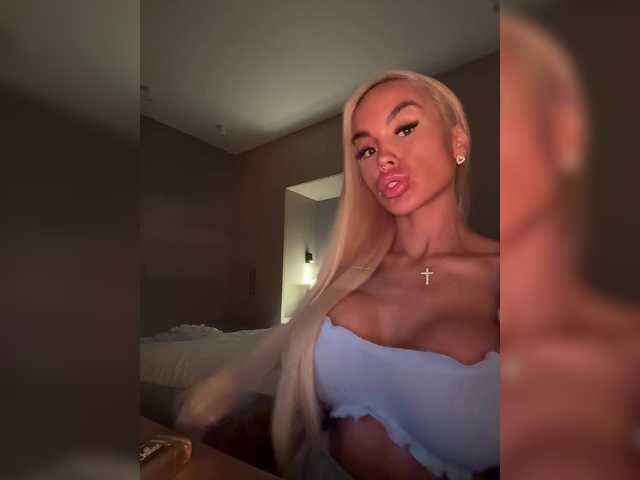 MiamiMur live cam on BongaCams