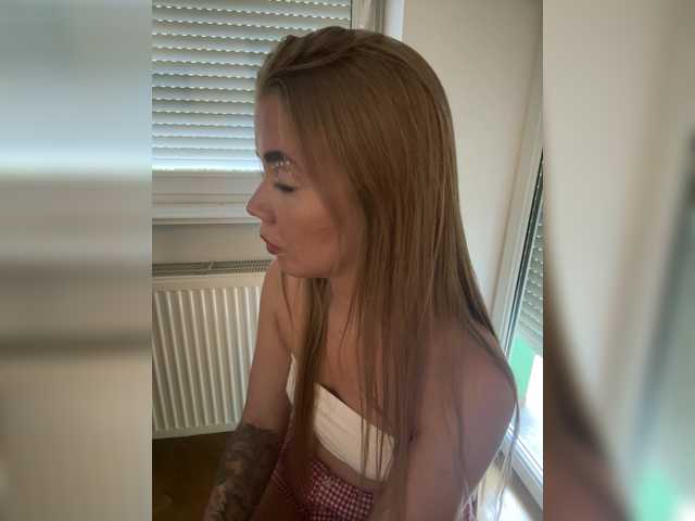 MiamiMur live cam on BongaCams