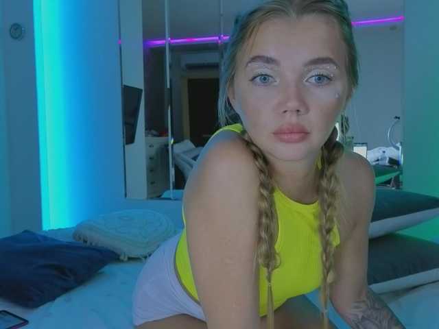 MiamiMur live cam on BongaCams