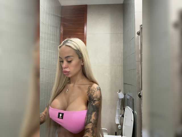 MiamiMur live cam on BongaCams
