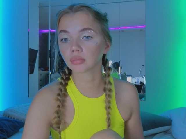 MiamiMur live cam on BongaCams