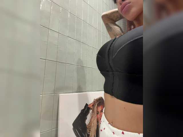 MiamiMur live cam on BongaCams