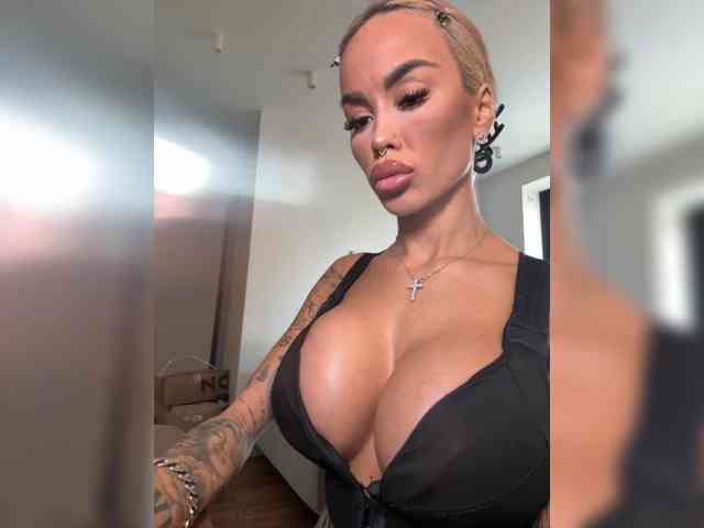 モデル: Maria_Magdaleena