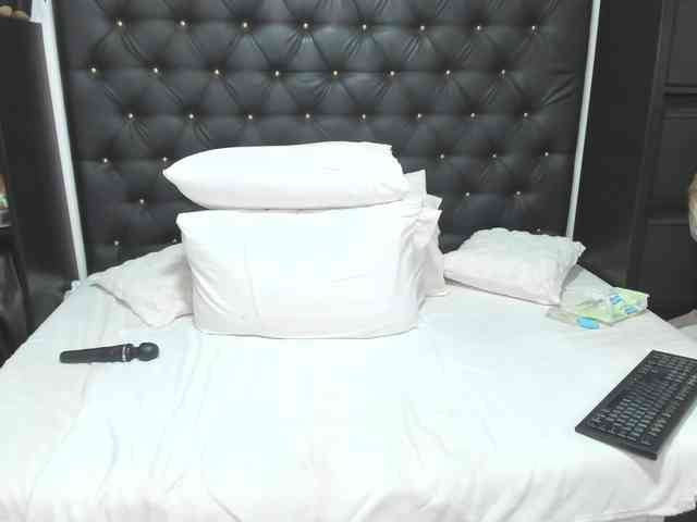BlondySexyy webcam