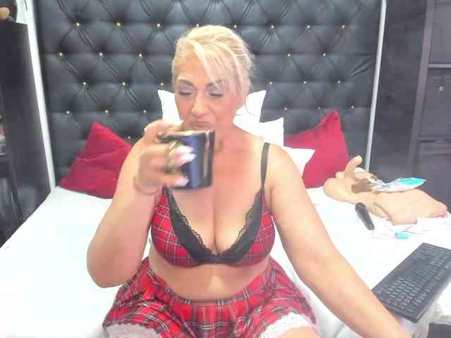 BlondySexyy webcam