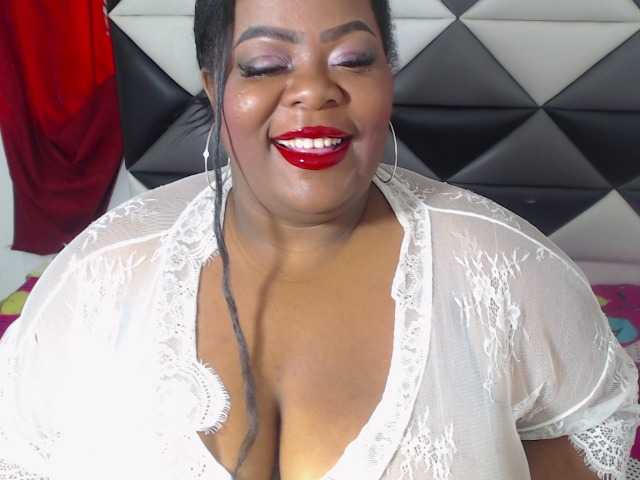 ShantalBBW live cam preview