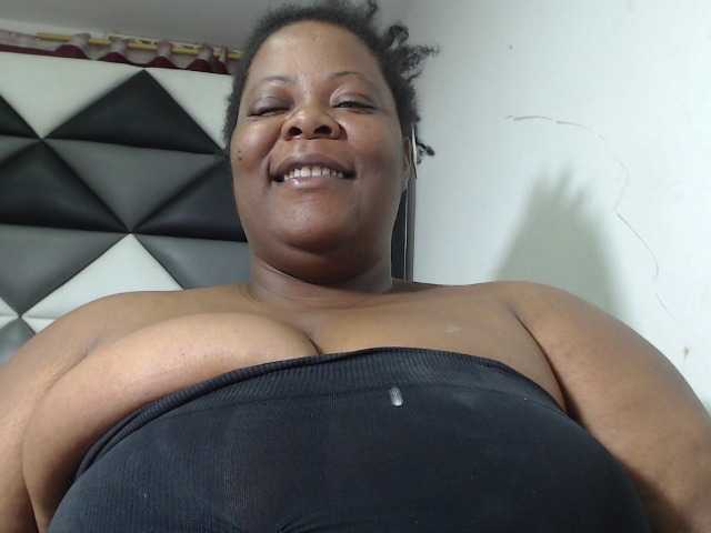 ShantalBBW webcam