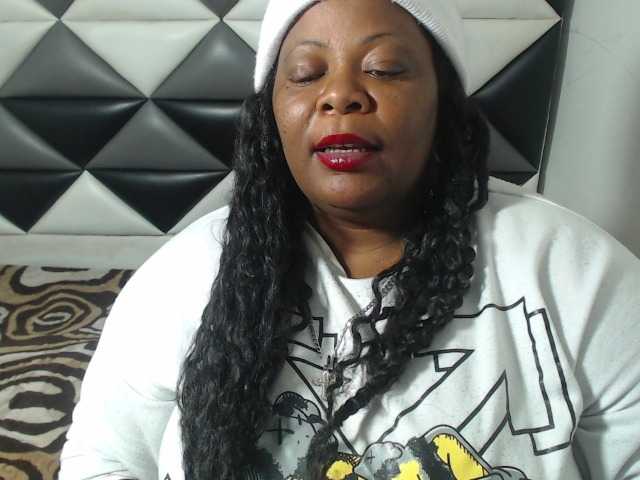 ShantalBBW live cam on BongaCams