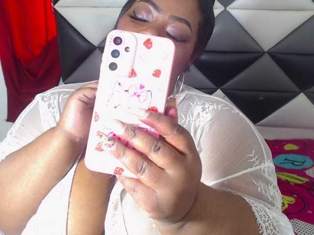 ShantalBBW live cam preview