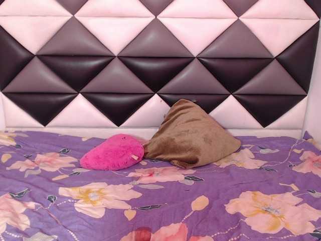 le modèle ShantalBBW est en webcam porno dans un show sur le site bongacams, il possède les tags suivants: Ebony,Brunette,Shaved
